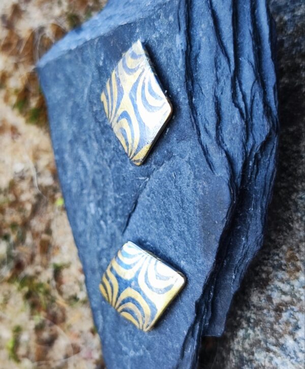 Ohrschmuck Mokume Gane Ohrstecker Gold 900 Gold 750 Palladium 500 Unikat Raute Viereck