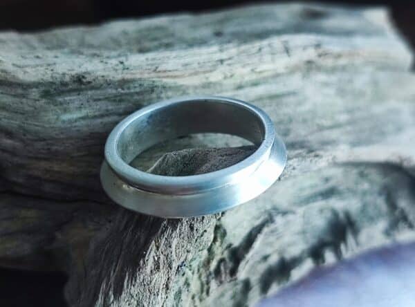 Schlichter Unikat Ring Silber 925 Kerbe asymetrisch massiv matt 56